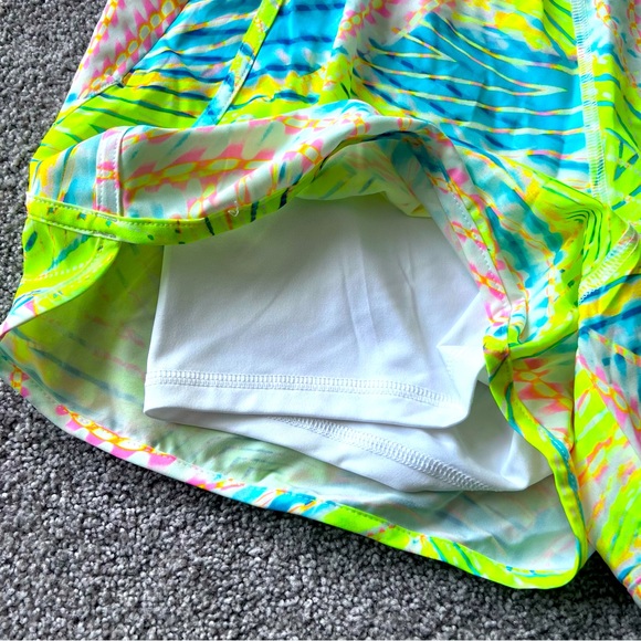 NWT Avia Women’s athletic shorts with built in bike shorts size medium (8-10) - Picture 3 of 6